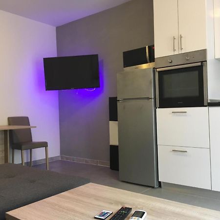 Apartment To Rent Пула Экстерьер фото